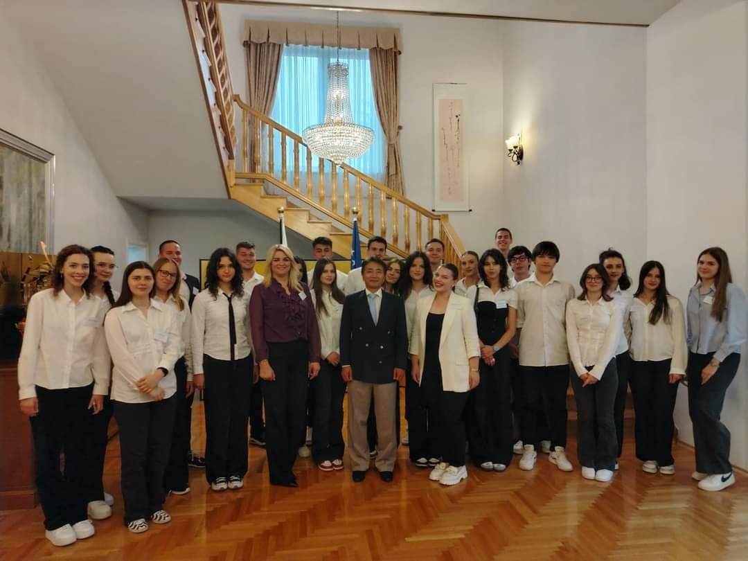 Učenici naše škole posjetili rezidenciju japanskog ambasadora | Treća gimnazija Sarajevo