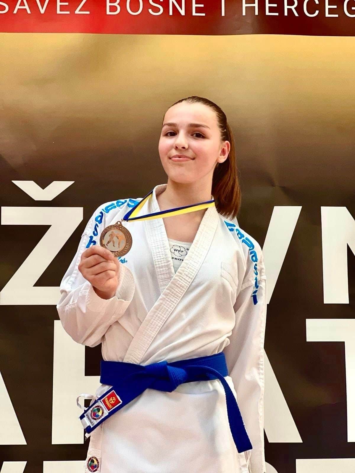 Edina Sipović viceprvakinja BiH | Treća gimnazija Sarajevo