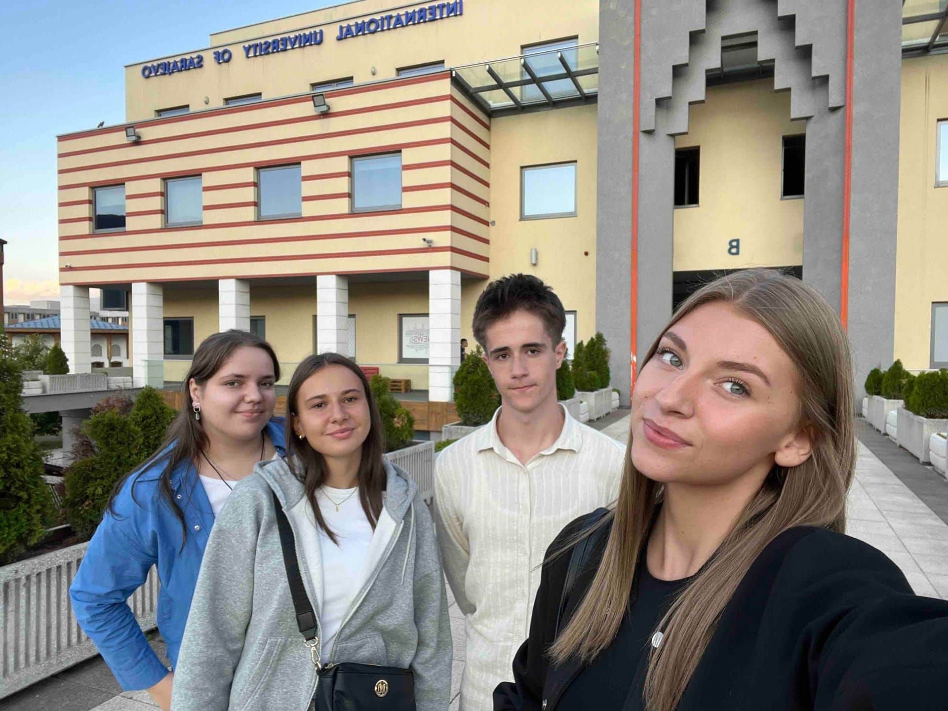 Naši učenici delegati na 8. Nacionalnom zasjedanju Evropskog parlamenta mladih | Treća gimnazija Sarajevo