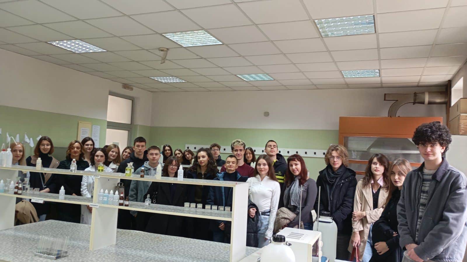 Posjeta poljoprivredno-prehrambenom fakultetu Univerziteta u Sarajevu. | Treća gimnazija Sarajevo