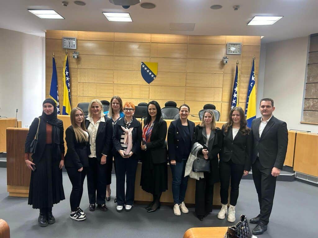 Učenici Treće gimnazije Sarajevo posjetili Parlament FBiH u okviru Projekta građanin | Treća gimnazija Sarajevo