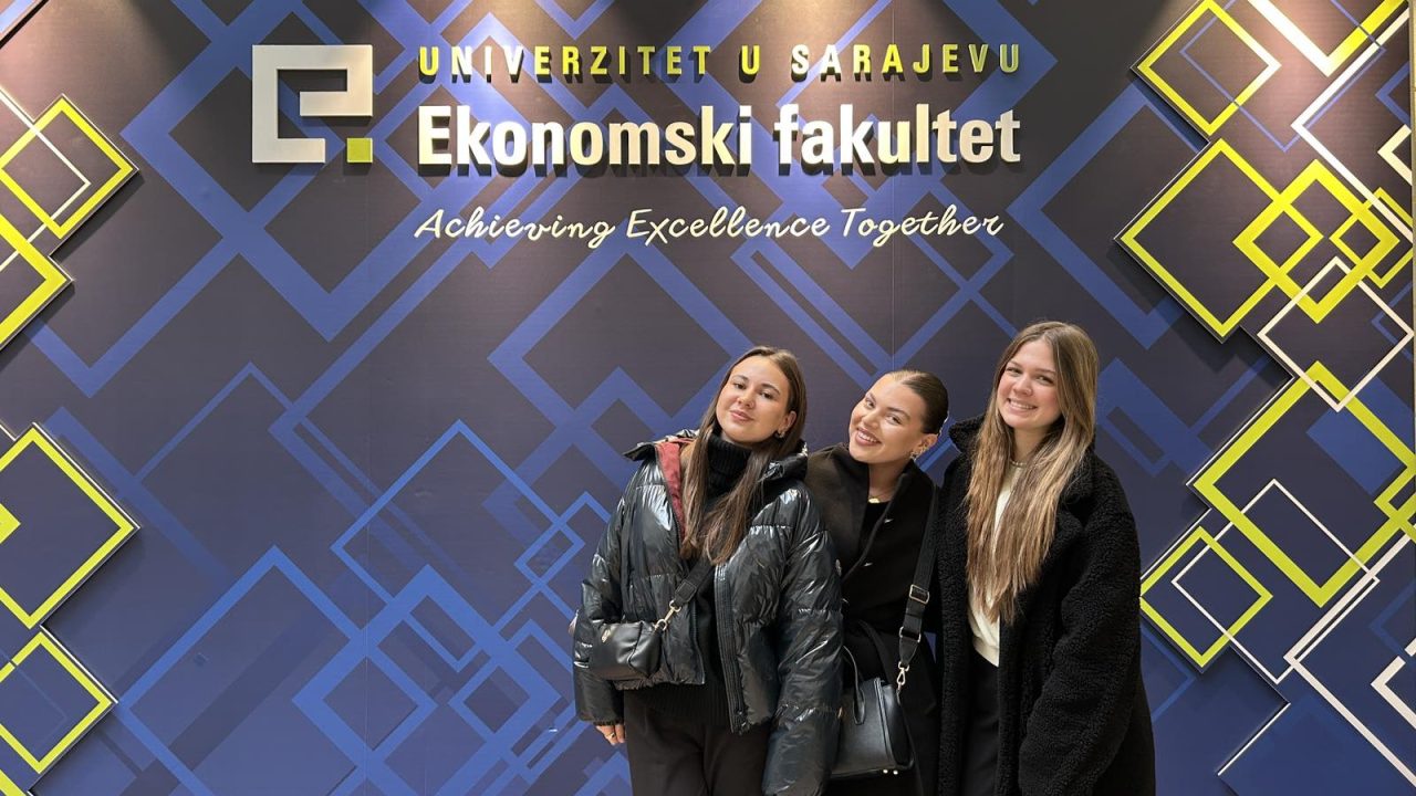 0-02-05-5b550633342578e5f416b288b63594e9149de987f932126bdad07fbeea6b922b_5cb27a35147dc37